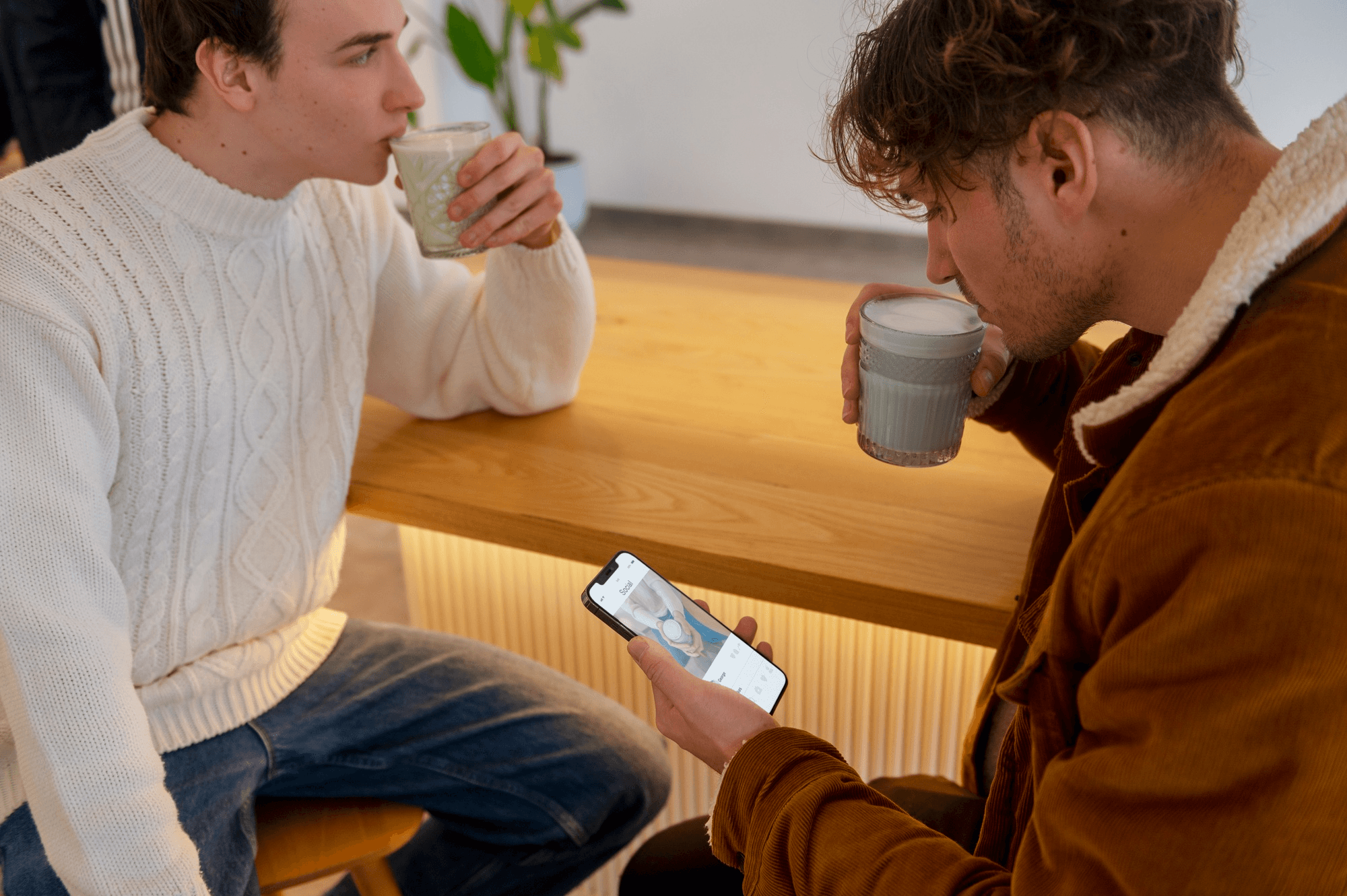 Cardixx vs HiHello: Digital Business Cards, Profiles, Sharing and Networking Compared